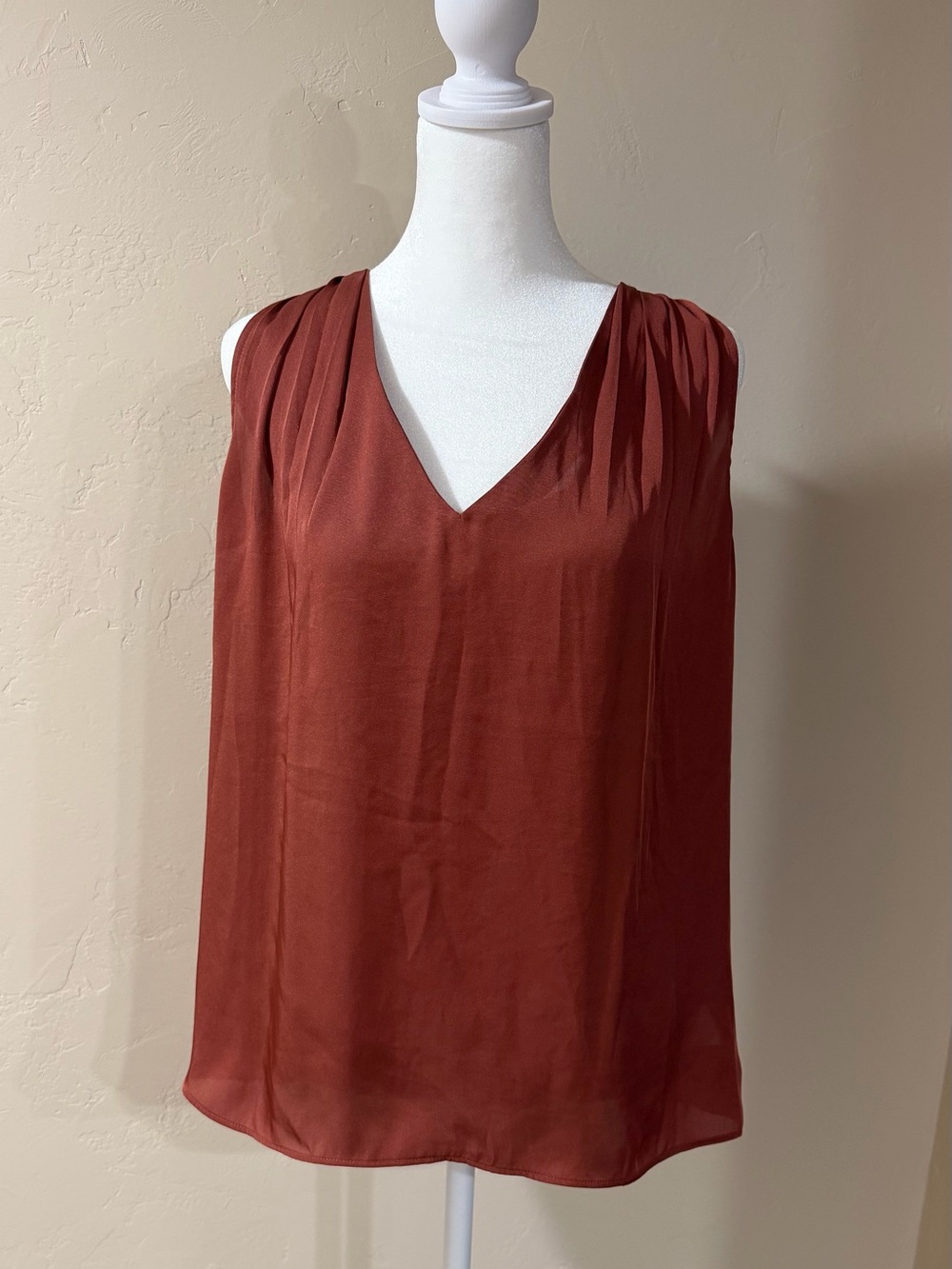 Express Rust / Terracotta V-Neck Pleated Tank Top – Size Small (NWOT)